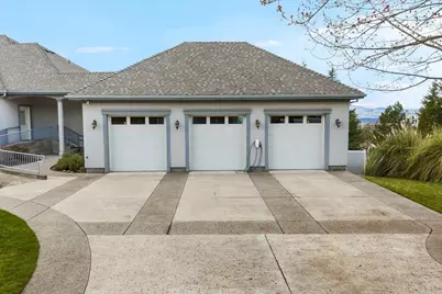 1501 Satellite Drive, Medford, OR 97504 - Photo 4