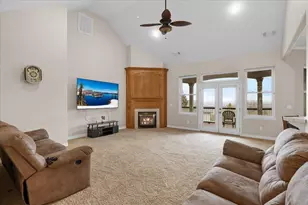 1501 Satellite Dr, Medford, OR 97504 - Photo 10