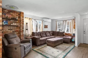 621 S Shasta Ave, Eagle Point, OR 97524 - Photo 6