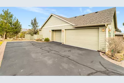 447 Highland Meadow Loop, Redmond, OR 97756 - Photo 4