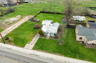 59 Lozier Ln, Medford, OR 97501 - Photo 2