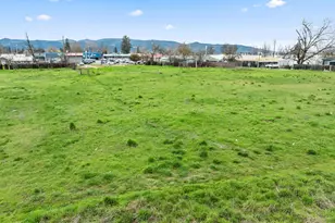 59 Lozier Ln, Medford, OR 97501 - Photo 22