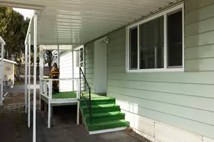 2633 SW Obsidian Ave, Redmond, OR 97756 - Photo 4