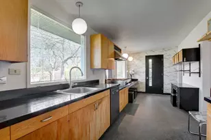 211 S Groveland Ave, Medford, OR 97504 - Photo 30