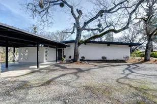 211 S Groveland Ave, Medford, OR 97504 - Photo 4