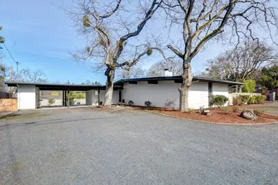 211 S Groveland Avenue, Medford, OR 97504 - Photo 2