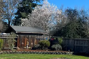 349 Lindero Ave, Medford, OR 97504 - Photo 22