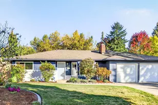 349 Lindero Ave, Medford, OR 97504 - Photo 2