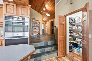 4730 W Griffin Creek Rd, Medford, OR 97501 - Photo 10