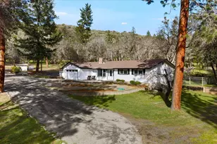 324 China Gulch Rd, Jacksonville, OR 97530 - Photo 4