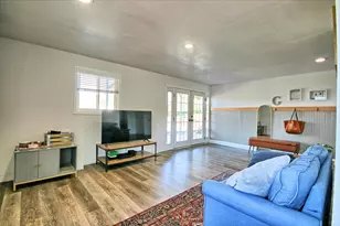 401 Tumbleweed Dr, Jacksonville, OR 97530 - Photo 12