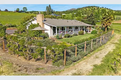 3015 Marigold Lane, Medford, OR 97504 - Photo 2