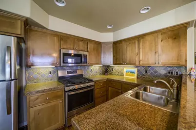 411 NW 25th Street, Redmond, OR 97756 - Photo 10