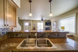 411 NW 25th St, Redmond, OR 97756 - Photo 12