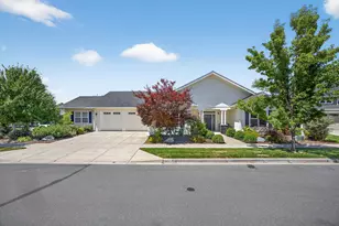 1407 Rustler Peak St, Central Point, OR 97502 - Photo 8