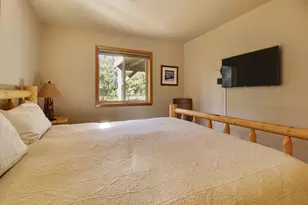 18074 E Butte Ln, Sunriver, OR 97707 - Photo 12