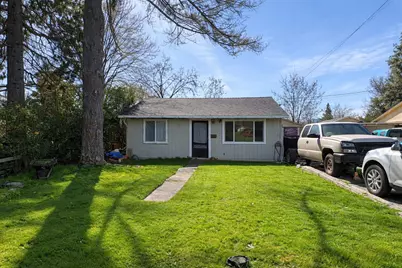 1035 SW I Street, Grants Pass, OR 97526 - Photo 1