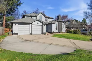 2358 Asher Dr, Medford, OR 97504 - Photo 2