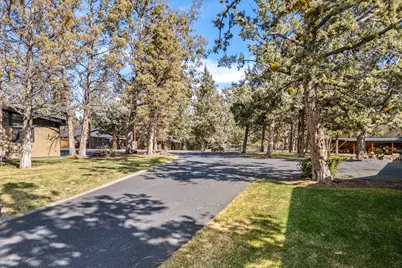 132 SE 16th Street, Bend, OR 97702 - Photo 2