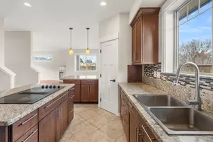 1401 Lithia Way, Talent, OR 97540 - Photo 18