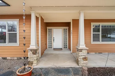 1401 Lithia Way, Talent, OR 97540 - Photo 6