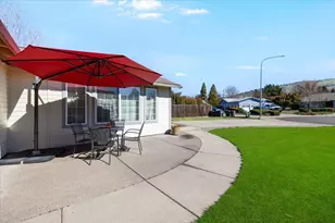 3053 Adams Cir, Medford, OR 97504 - Photo 6