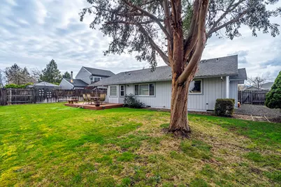 1630 Timothy Street, Central Point, OR 97502 - Photo 8