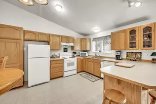 52494 Deerfield Dr, La Pine, OR 97739 - Photo 12