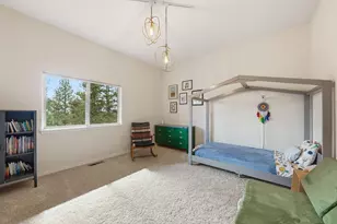 1989 NW Iowa Ave, Bend, OR 97703 - Photo 32