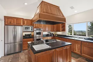 1989 NW Iowa Ave, Bend, OR 97703 - Photo 12