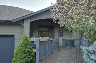 1989 NW Iowa Ave, Bend, OR 97703 - Photo 4