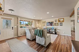 1923 NE Upas Ave, Redmond, OR 97756 - Photo 6