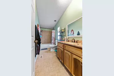 1570 S Peach Street #67, Medford, OR 97501 - Photo 14