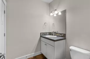 19147 Park Commons Dr, Bend, OR 97703 - Photo 16