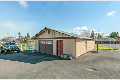 3985 Calhoun Road, Medford, OR 97501 - Photo 26