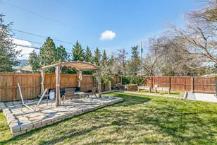 3985 Calhoun Rd, Medford, OR 97501 - Photo 20