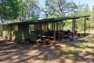 13007 Perry Rd, Central Point, OR 97502 - Photo 4