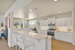 20657 SE Meadowsweet Dr, Bend, OR 97702 - Photo 8