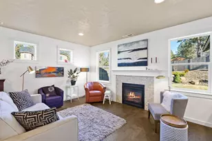 20657 SE Meadowsweet Dr, Bend, OR 97702 - Photo 4