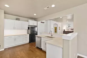 20657 SE Meadowsweet Dr, Bend, OR 97702 - Photo 10