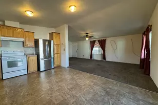 4200 Summers Ln, Klamath Falls, OR 97603 - Photo 8