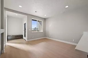 4076 SW 39th St, Redmond, OR 97756 - Photo 8