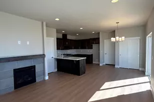 4076 SW 39th St, Redmond, OR 97756 - Photo 8