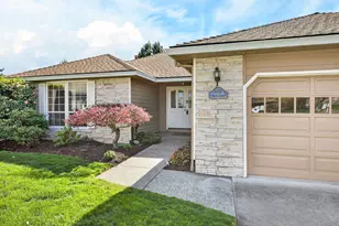 489 Vincent Ave, Central Point, OR 97502 - Photo 2