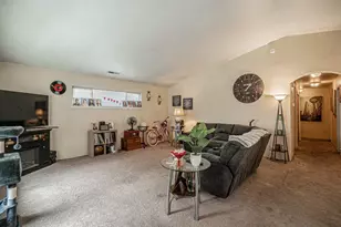 636 Pennsylvania Ave, Medford, OR 97501 - Photo 8