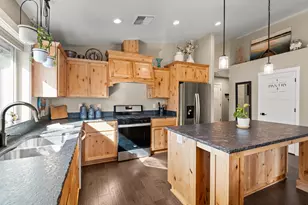 2035 SW Truman Wy, Grants Pass, OR 97526 - Photo 10