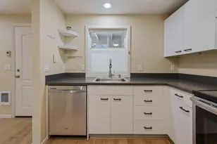 1439 NW Juniper St, Bend, OR 97703 - Photo 14