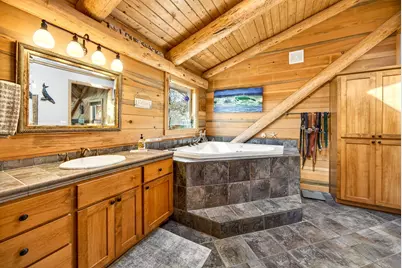 4466 W Griffin Creek Road, Medford, OR 97501 - Photo 38