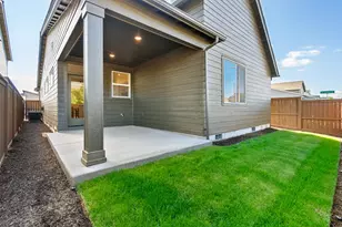 60935 SE Apollo Pl, Bend, OR 97702 - Photo 8