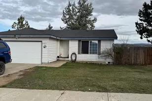 993 SE Turner St, Madras, OR 97741 - Photo 2